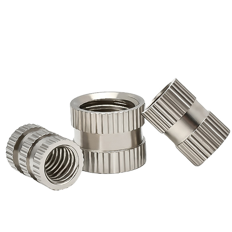 Tuerca de inserción integrada