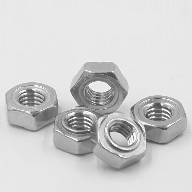 Tuercas hexagonales para soldar